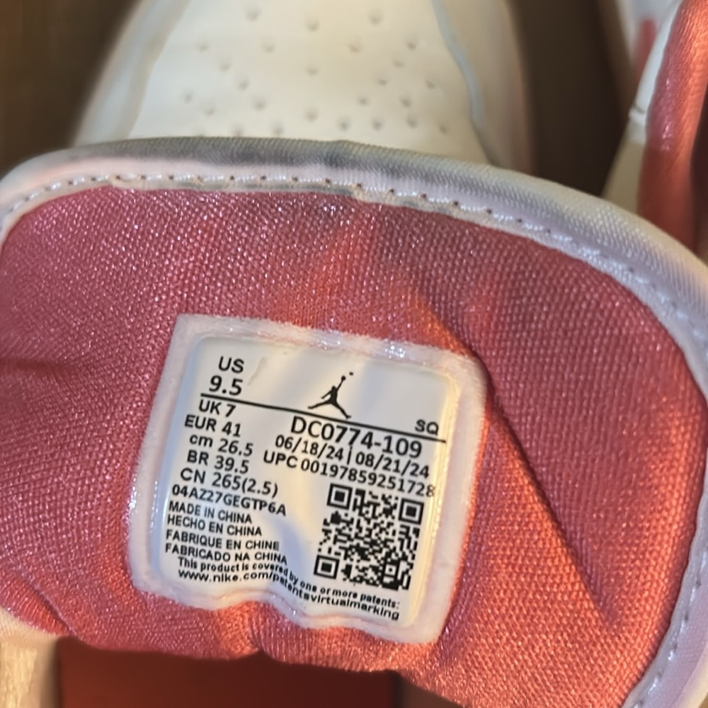 Women Nike  Jordan Shoes Size 9.5 Almost New Color White And Pink. - Picture 11 of 13